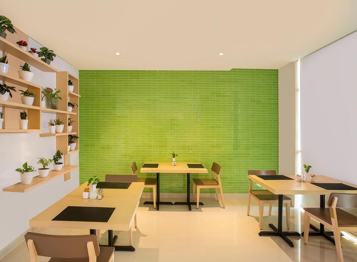 Zest Parang Raja Solo By Swiss-Belhotel International Bonorejo Exterior foto